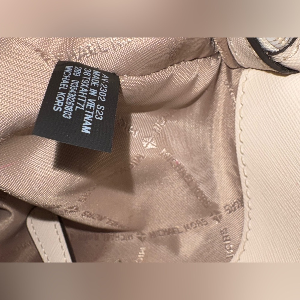 MICHAEL KORS light, beige Saffiano Leather Chain-Handle Tote - Picture 5 of 11